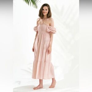 Nothing fits but Kiko dress in the shade “rose”